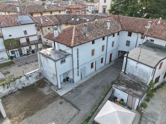 Casa in linea di testa a Zugliano