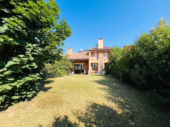 Villa in schiera a Torreano di  Martignacco