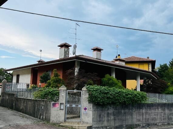Villa indipendente a Rive D'Arcano