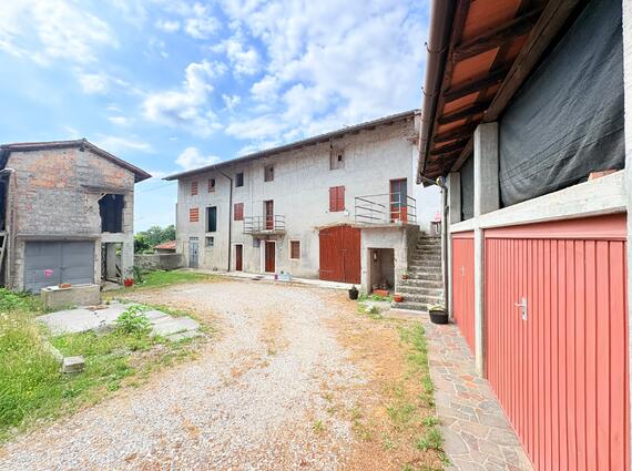 Casa in linea di testa a Moruzzo