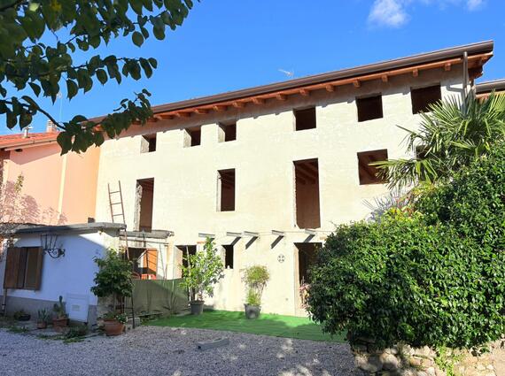 Casa in linea a Beivars